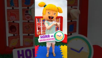É hora da brincadeira! Vem aprender Passa-Anel com a Lila 💍🧡🎩  #shorts #mundobita