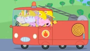 Oh No Theres a Fire – Peppa Goes in The Fire Engine to Put the Fire Out