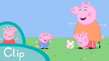 Peppa Pig Episodes – Mummy Pig plays Piggy in the Middle (clip)